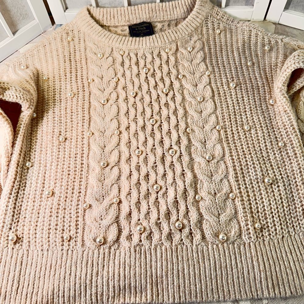 Abercrombie and Fitch Pearl Sweater - Picture 6 of 13